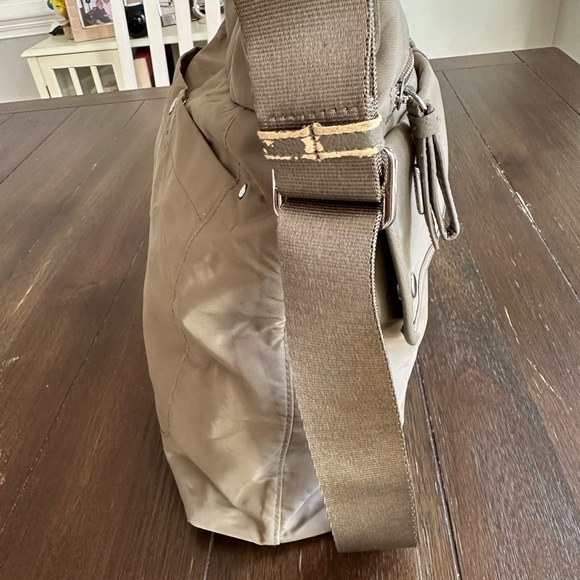 Baggallini cross body bag - Picture 12 of 12